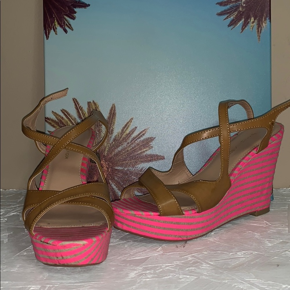 Tommy pink stripped wedge